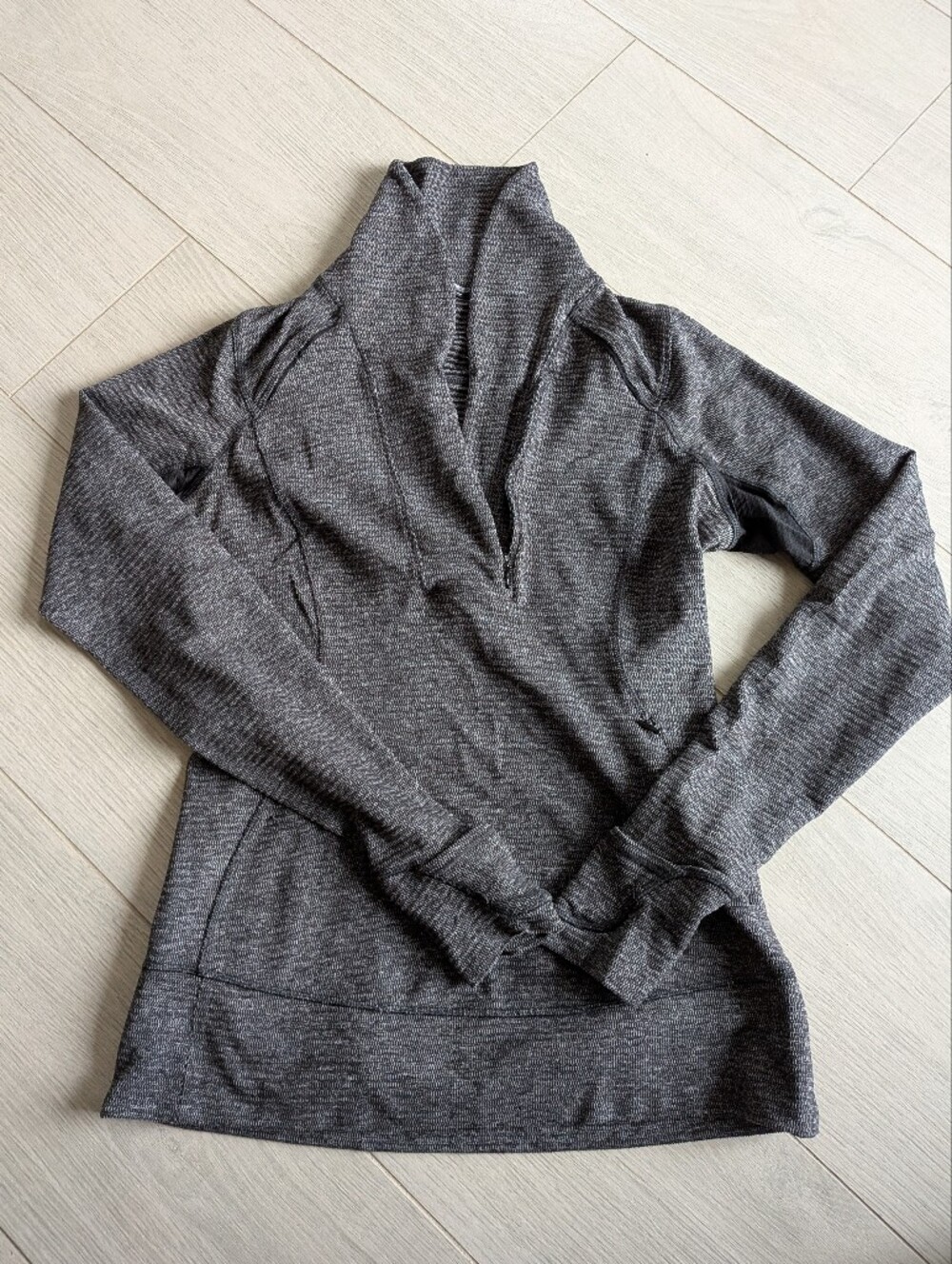 Lululemon Size 8 Long Sleeve Pullover